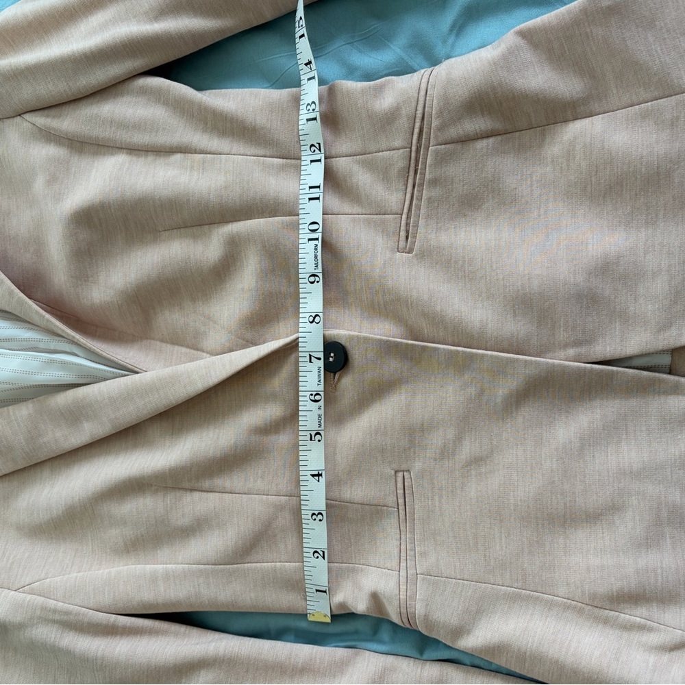 3/$15! H&M Classic Light Pink Women's Blazer - Picture 7 of 9